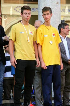 Filippo Balducci A Sinistra E Jacopo Bandini Di Atletica 85 Faenza Premiati Alla Festa Dello Sport 2017