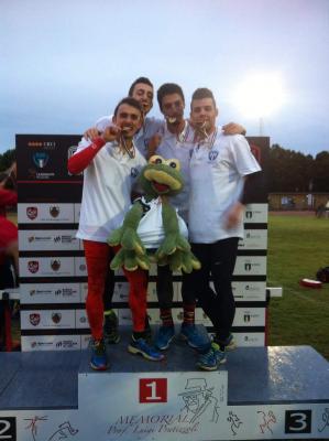 La_staffetta_dei_Campioni_Italiani_Universitari_della_4x100m_Rontini_a_dx_.jpg