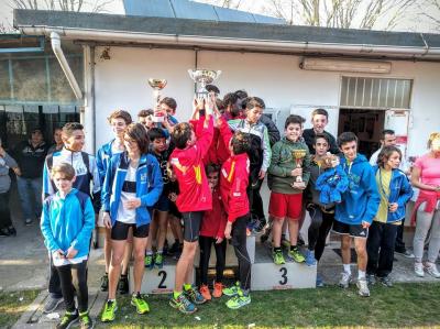 Squadra_maschile_di_A85_classifica_al_3o_posto_del_campionato_provinciale_di_societ_di_cross_invernale.jpg