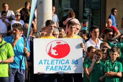 Jacopo_Bandini_a_sinistra_e_Filippo_Balducci_di_Atletica_85_Faenza_premiati_alla_Festa_dello_Sport_2017.jpg