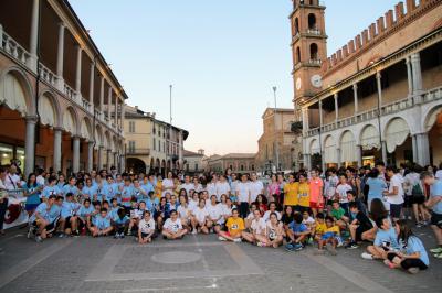 Partecipanti_alle_staffette_in_Piazza_del_Popolo_a_Faenza_Repertorio_.JPG.jpg