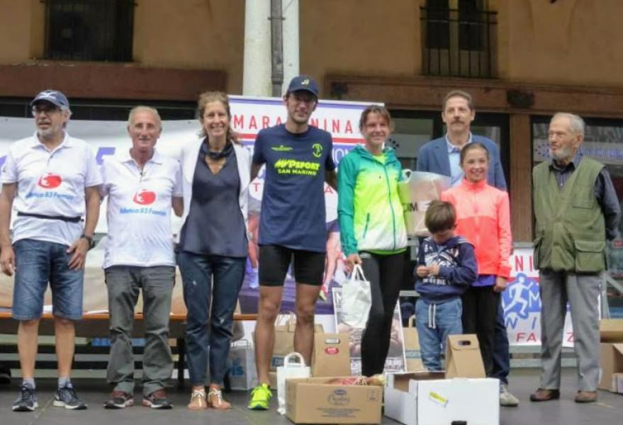 Premiazione_vincitori_Maratonina_2017_Lorenzo_Fuschini_e_Judit_Varga.jpg