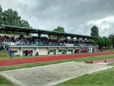 Gli Spalti Pieni Di Pubblico Domenica 1 Maggio 2016 Alla Graziola
